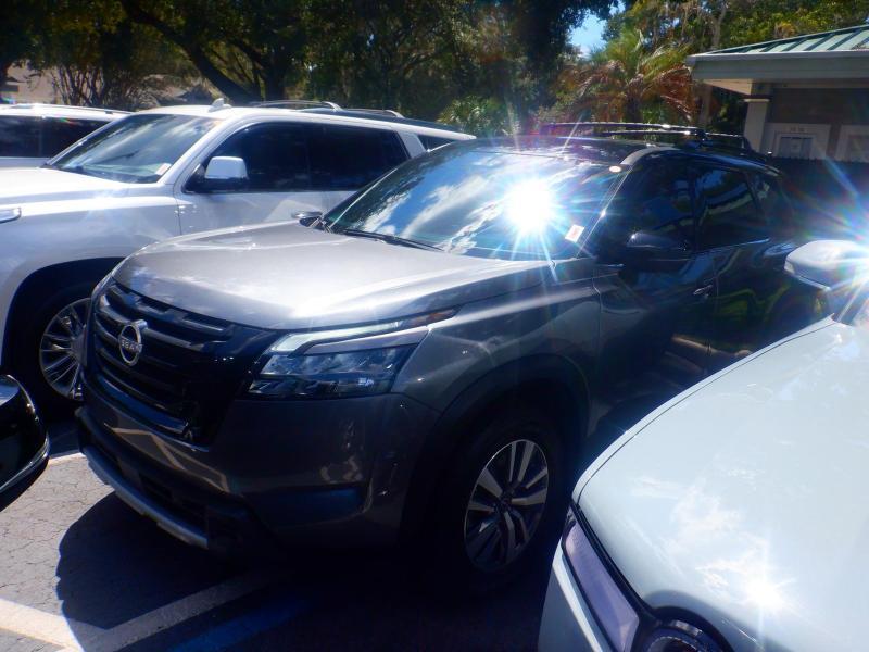 Nissan Pathfinder  2025