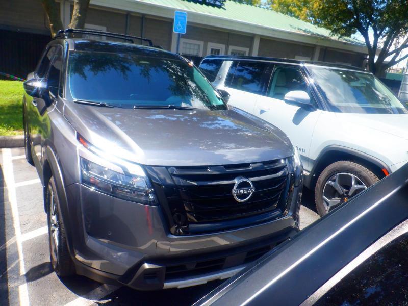 Nissan Pathfinder  2025
