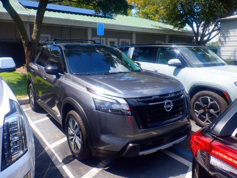 Nissan Pathfinder  2025
