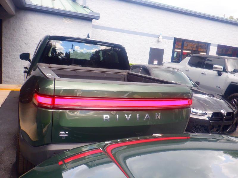 Rivian R1T  2024