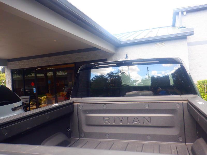 Rivian R1T  2024