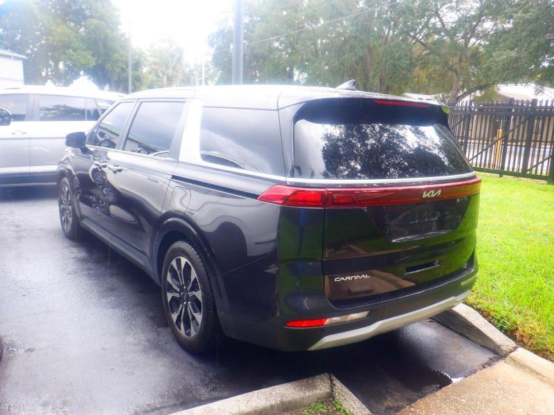 Kia Carnival EX 2024