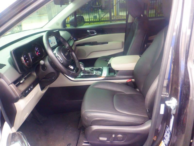 Kia Carnival EX 2024