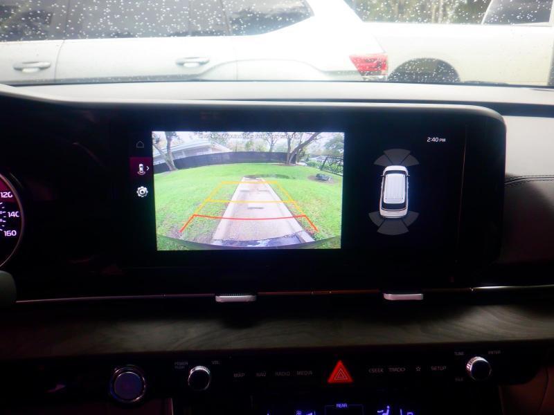Kia Carnival EX 2024
