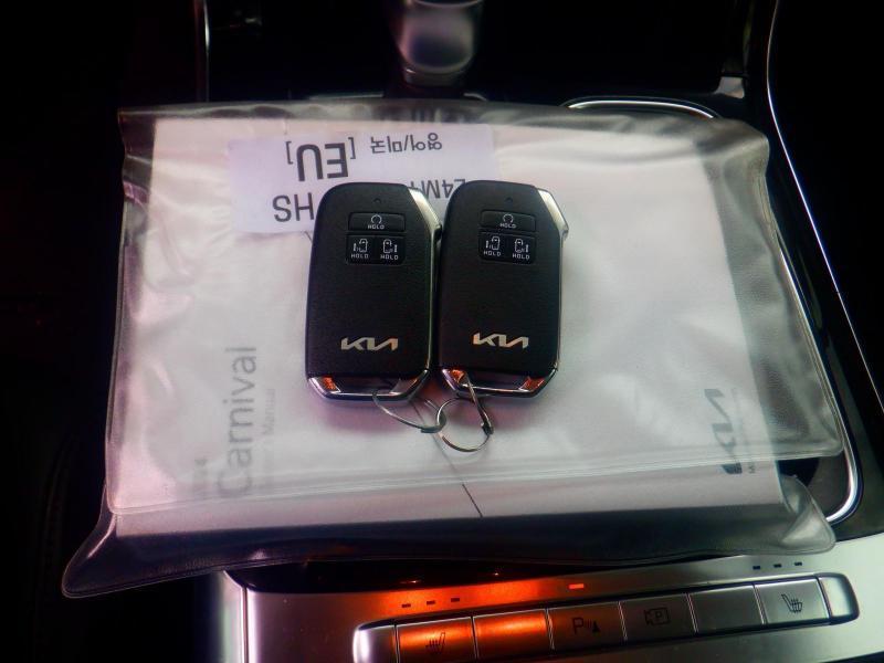 Kia Carnival EX 2024