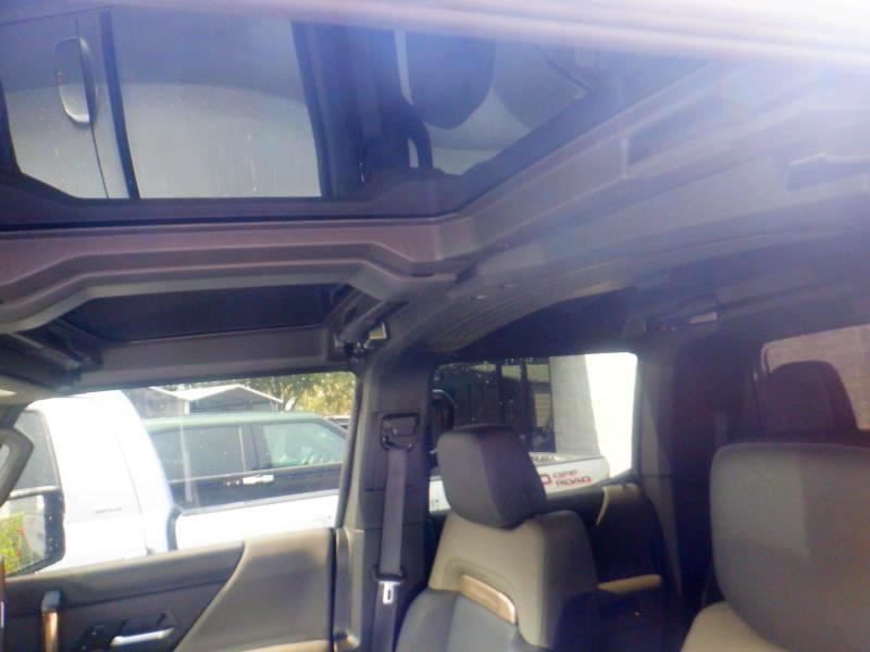 GMC HUMMER EV  2024