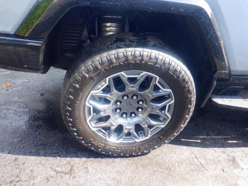 GMC HUMMER EV  2024