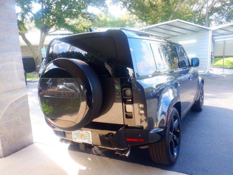 Land Rover Defender  2024