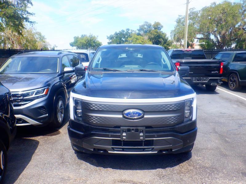 Ford F-150 Lightning  2023