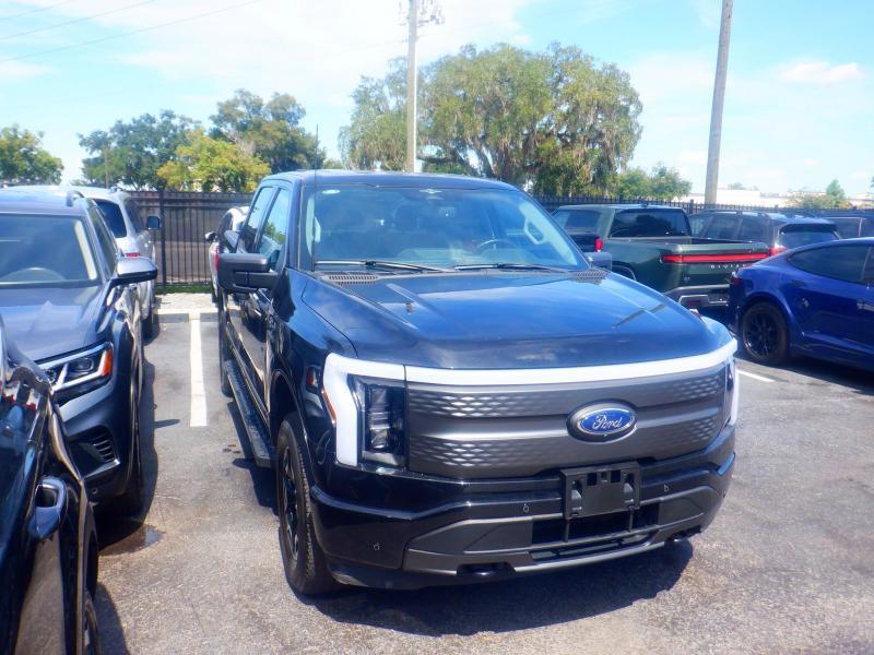 Ford F-150 Lightning  2023