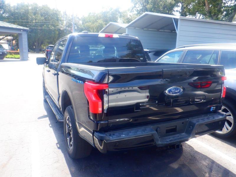 Ford F-150 Lightning  2023