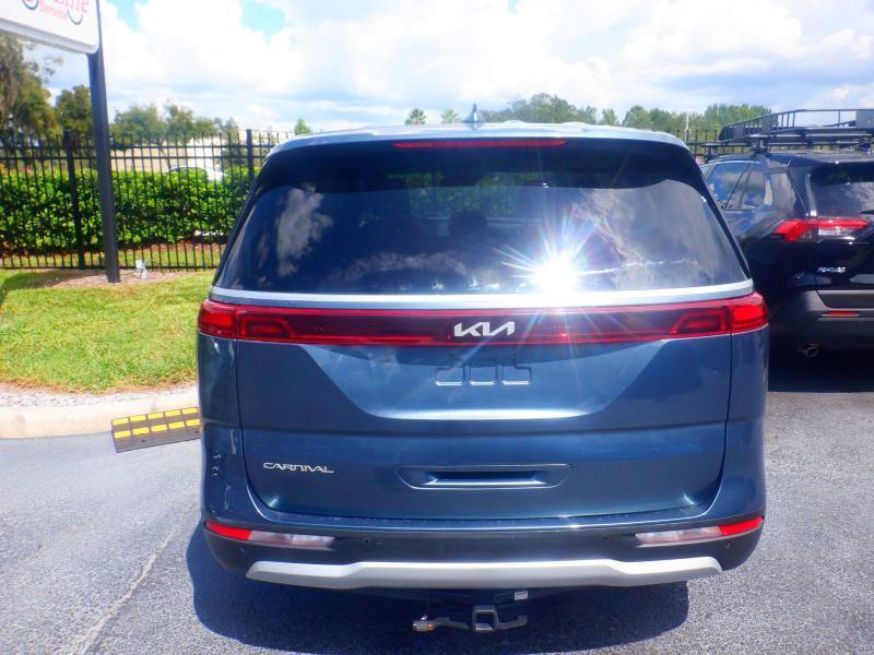 Kia Carnival EX 2024