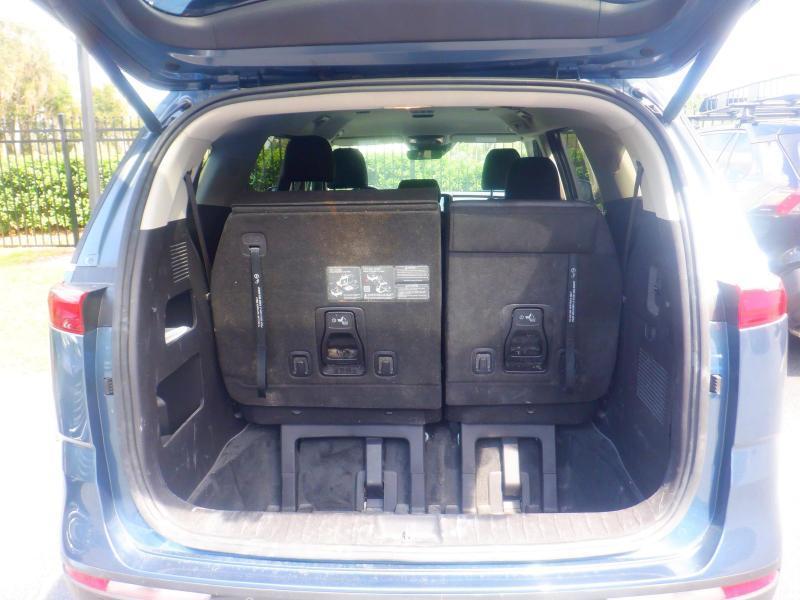 Kia Carnival EX 2024