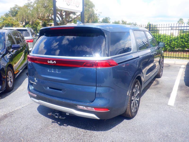 Kia Carnival EX 2024