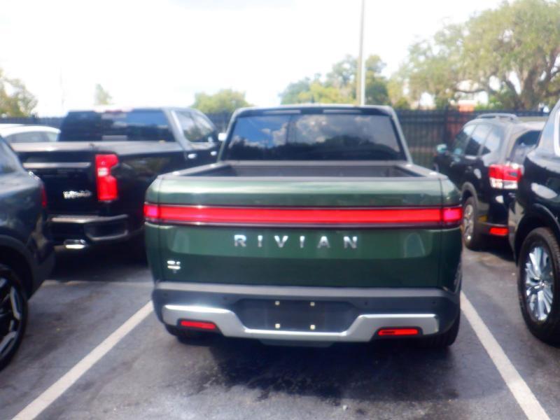 Rivian R1T  2024