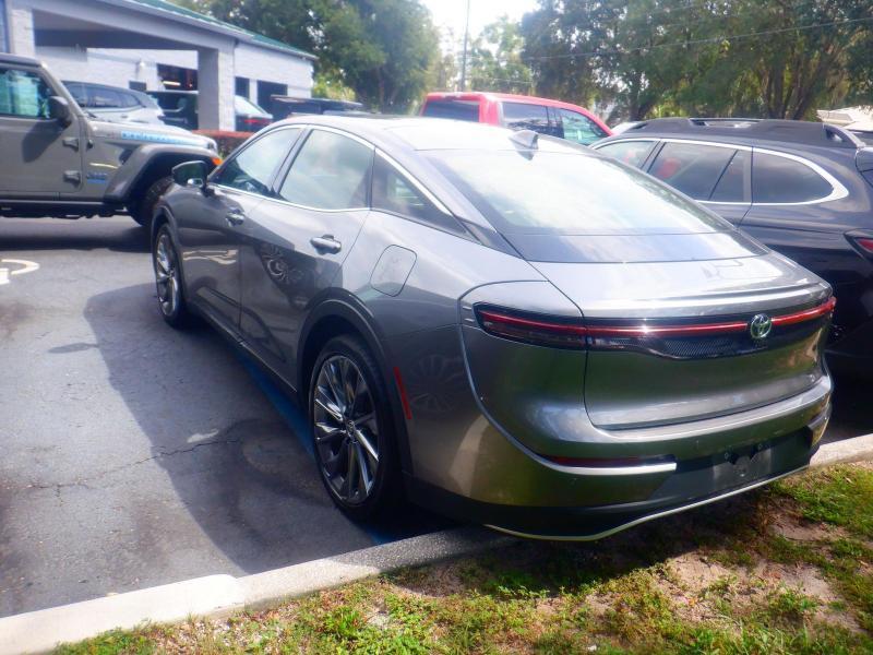Toyota Crown  2024