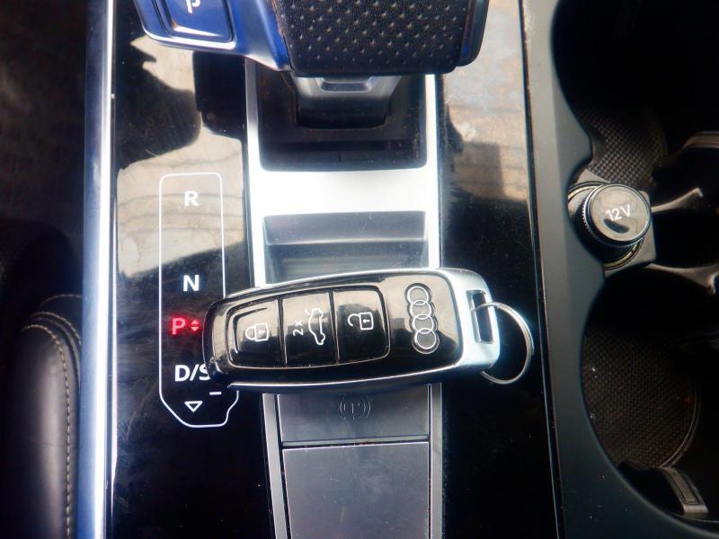 Audi SQ8  2023