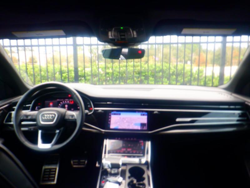 Audi SQ8  2023