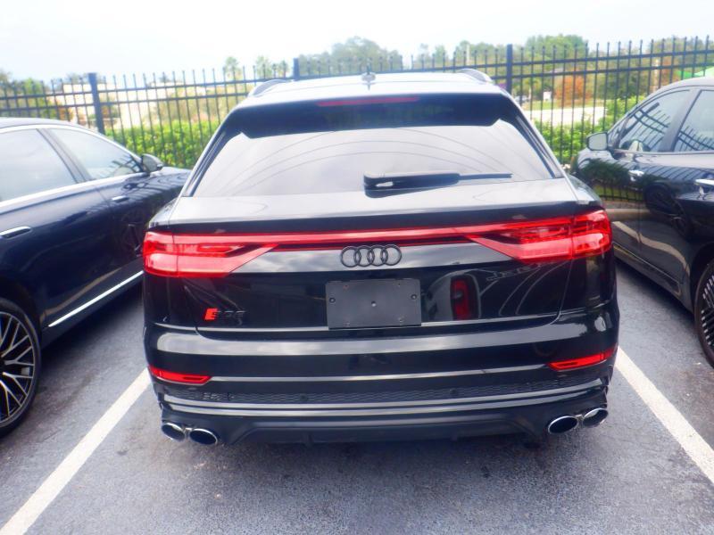 Audi SQ8  2023