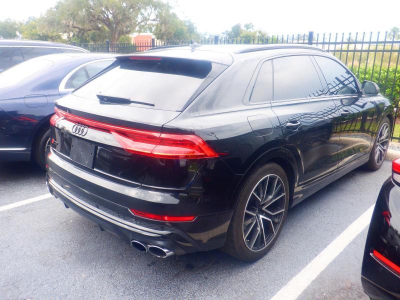 Audi SQ8  2023