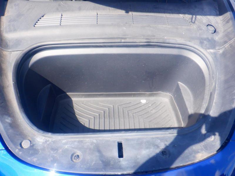 Tesla Model Y  2024