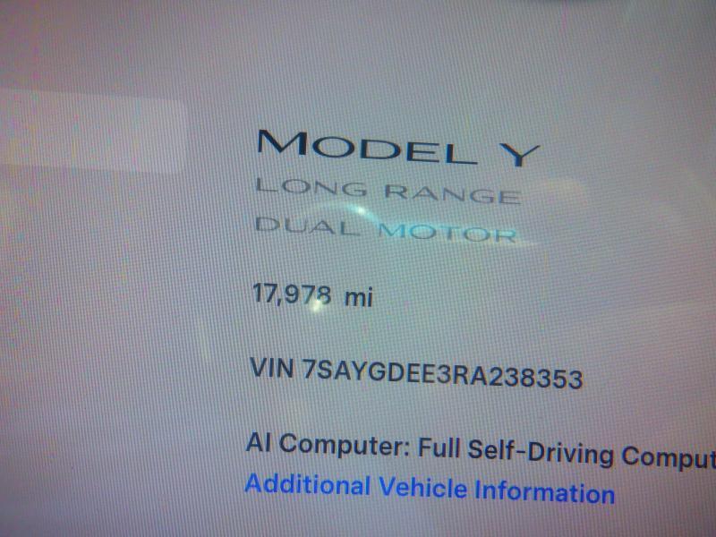 Tesla Model Y  2024