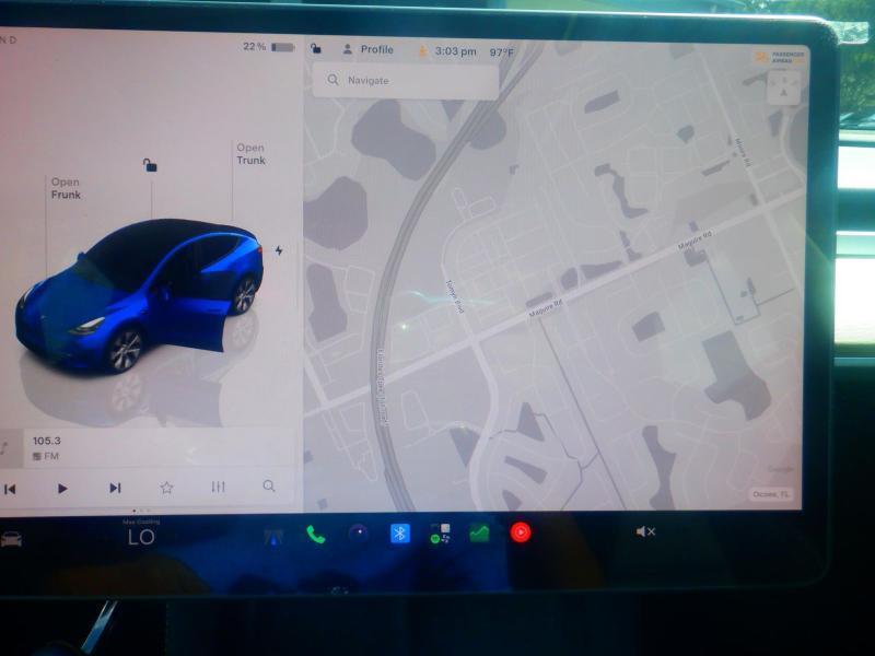 Tesla Model Y  2024