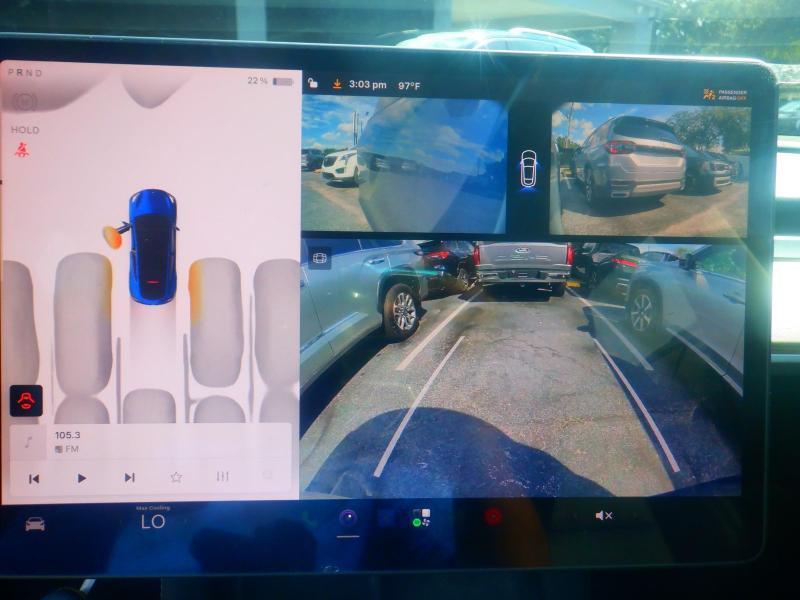 Tesla Model Y  2024
