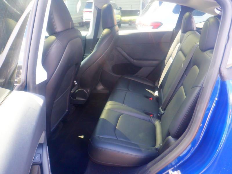 Tesla Model Y  2024
