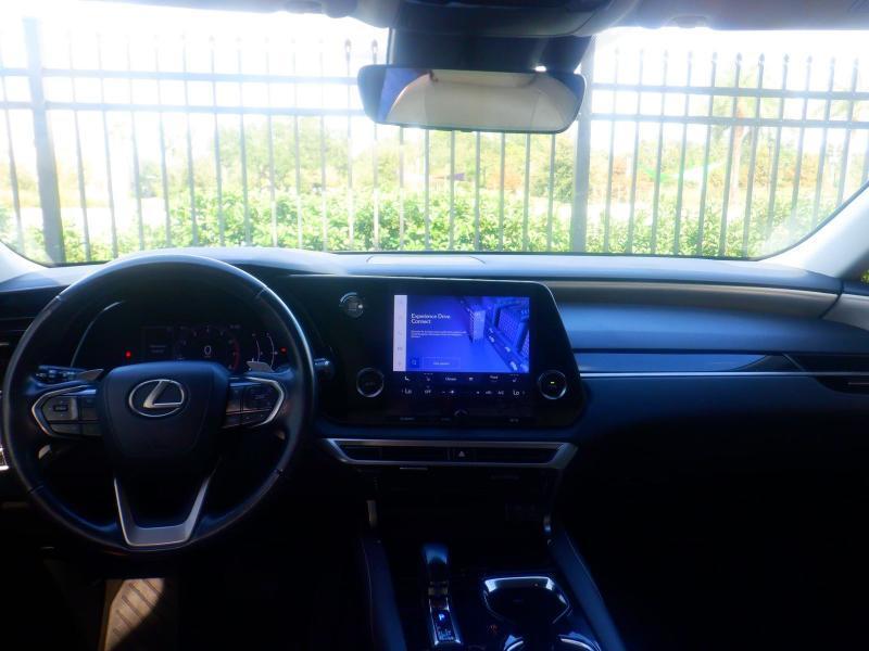 Lexus RX  2024