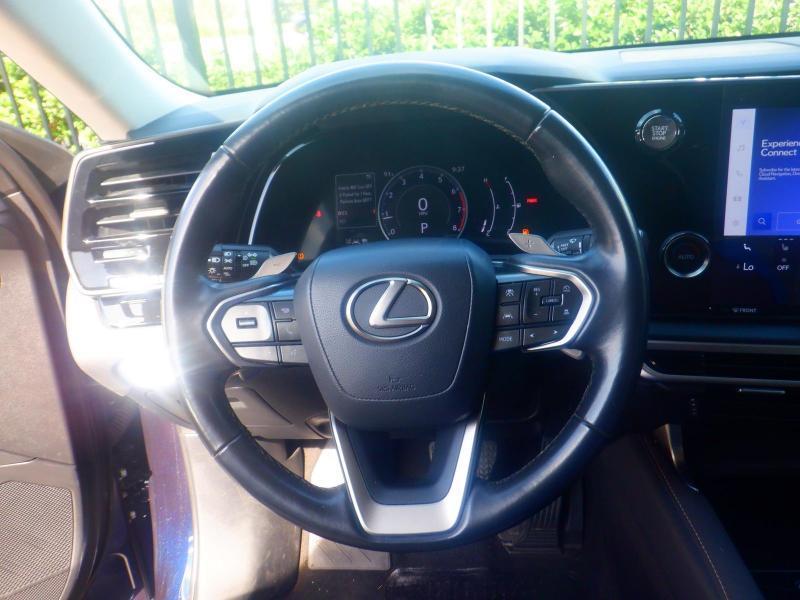 Lexus RX  2024