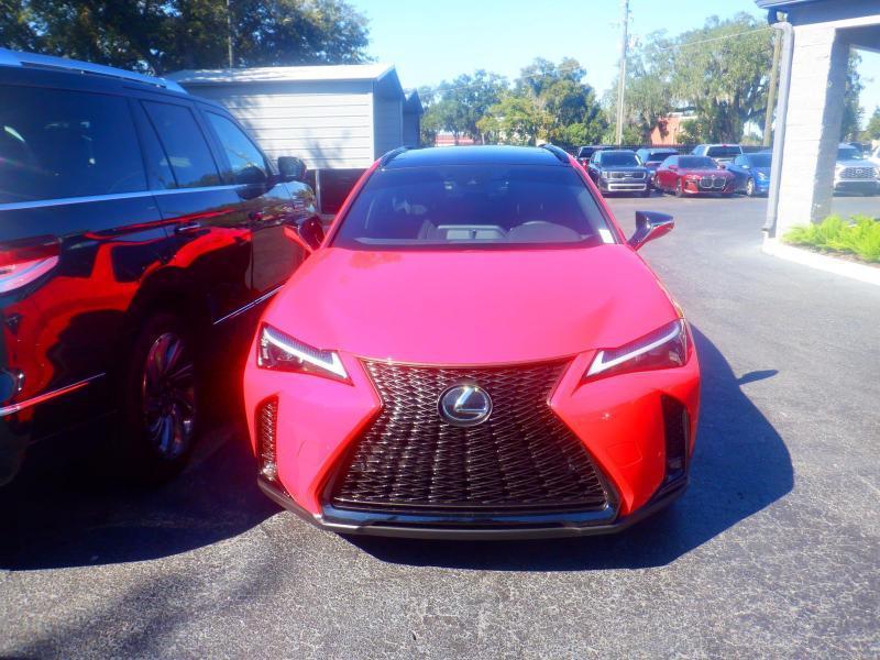 Lexus UX  2024