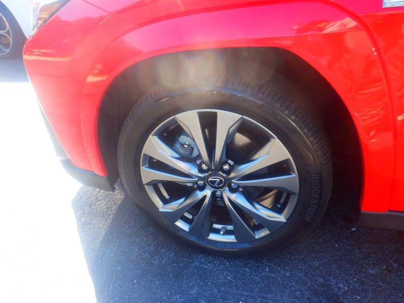 Lexus UX  2024