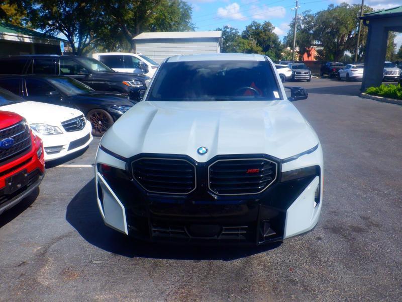 BMW XM  2024