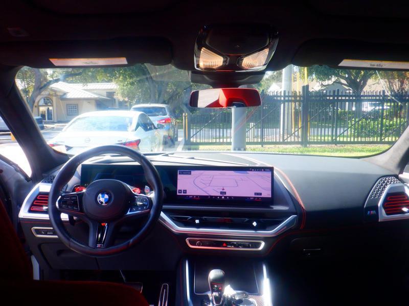 BMW XM  2024