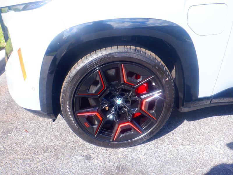 BMW XM  2024