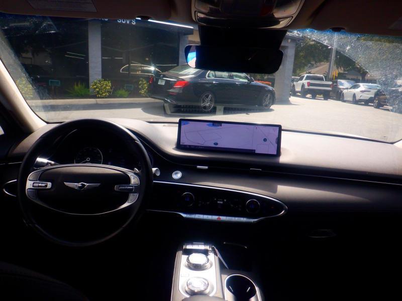 Genesis GV70  2025