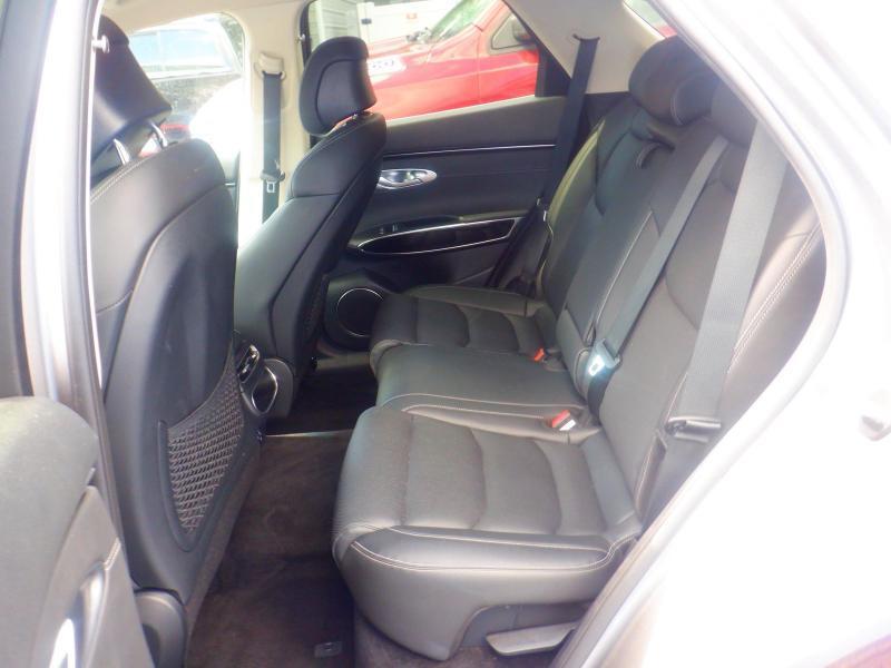 Genesis GV70  2025