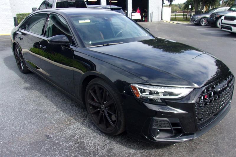 Audi S8  2023