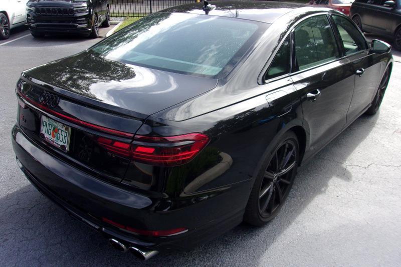 Audi S8  2023