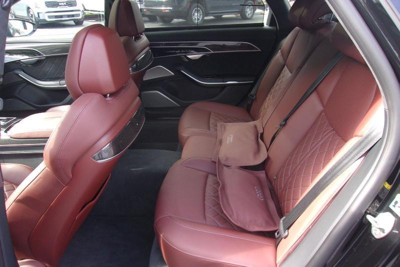 Audi S8  2023