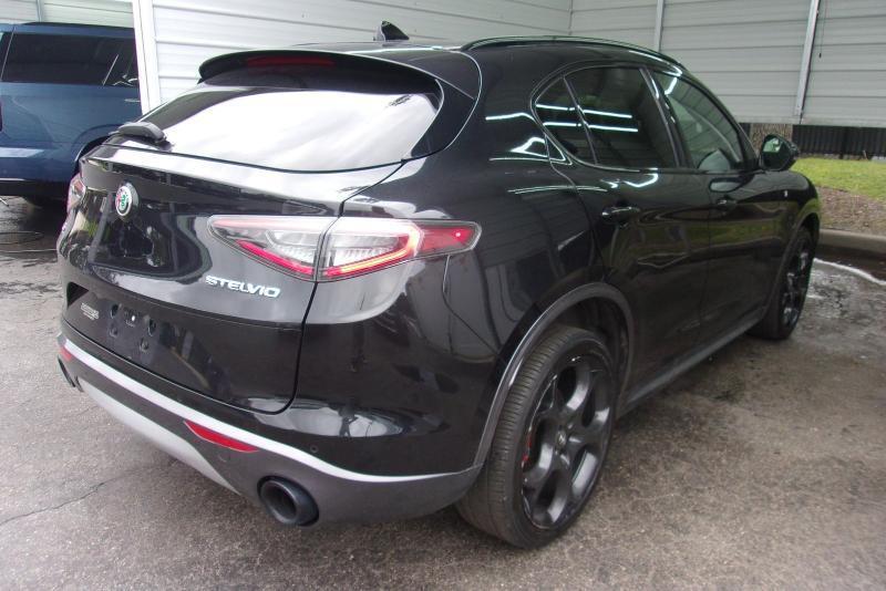 Alfa Romeo Stelvio  2024