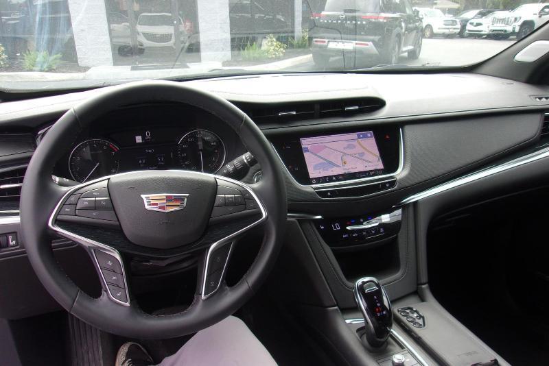 Cadillac XT5  2025