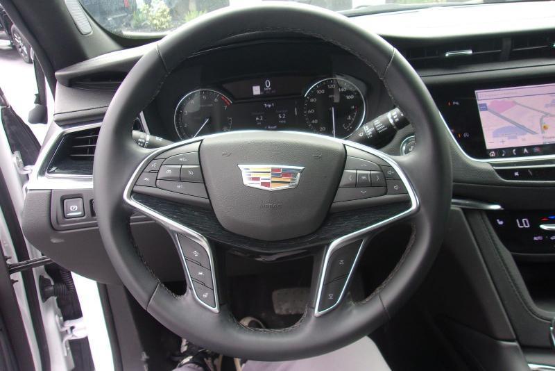 Cadillac XT5  2025