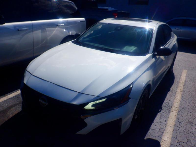Nissan Altima  2024