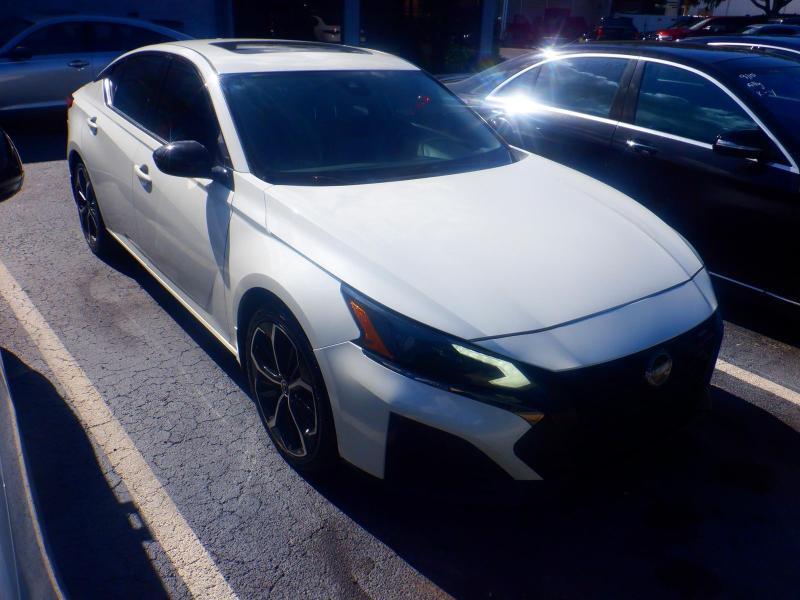 Nissan Altima  2024