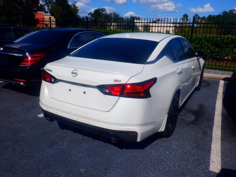 Nissan Altima  2024