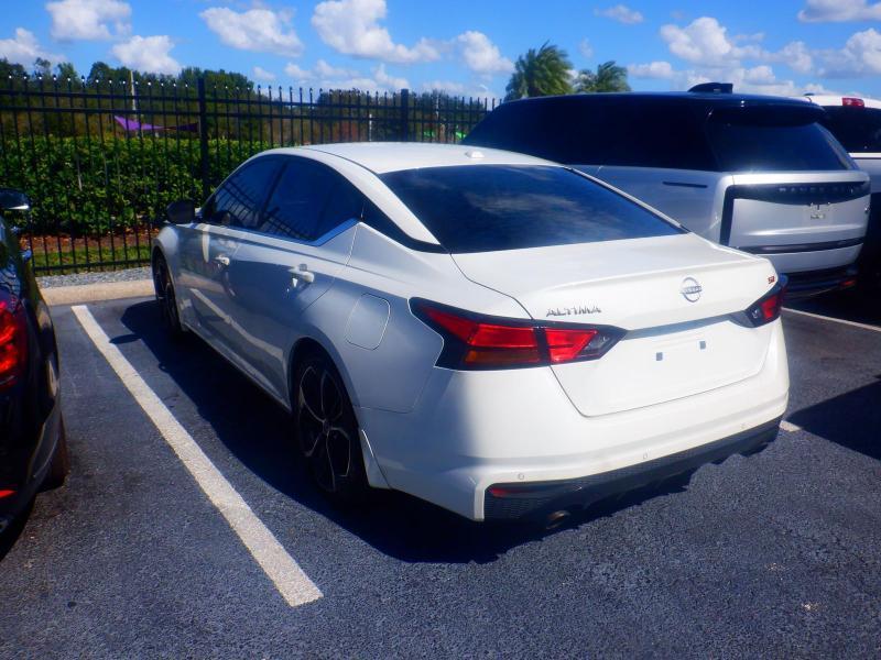 Nissan Altima  2024