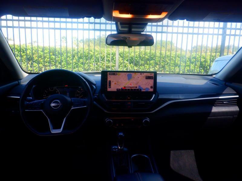 Nissan Altima  2024