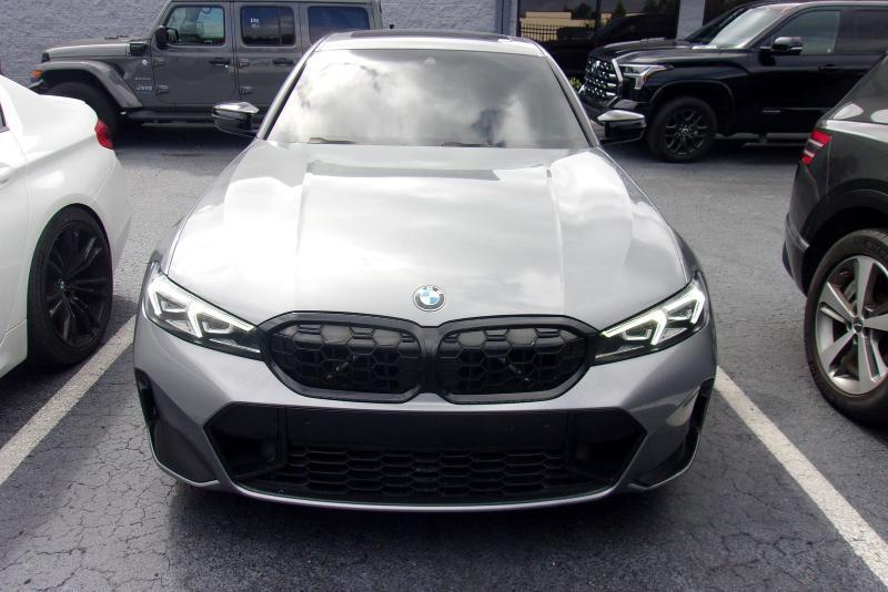BMW 3-Series  2023